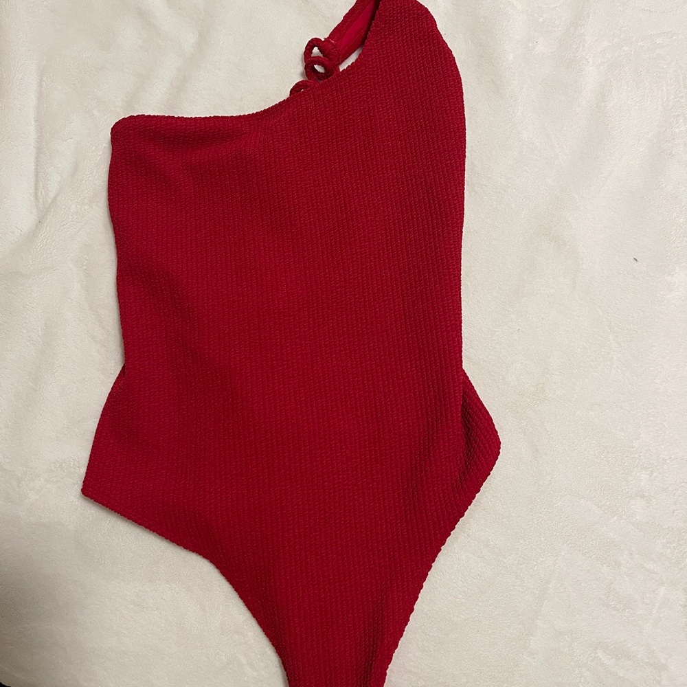 SUPER CUTE RED ONE SHOULDER SWIMSUIT